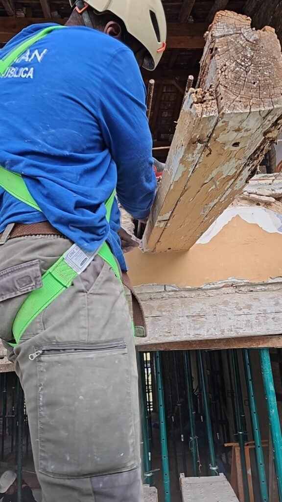 SOS Madera Rehabilitación de vigas estructurales en calle Espartero Valencia